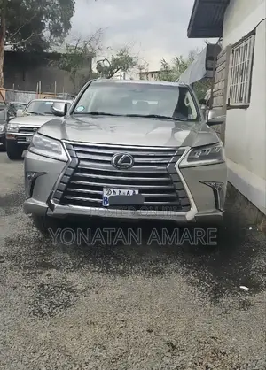 Photo - Lexus LX 570 AWD 2017 Silver