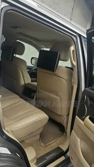 Lexus LX 570 AWD 2017 Silver