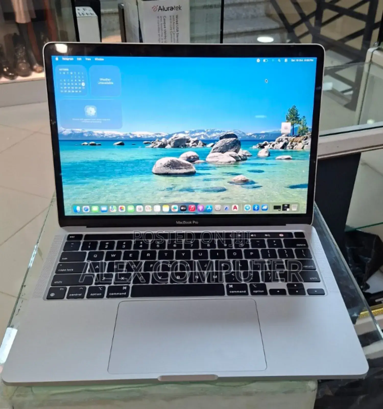 New Laptop Apple MacBook Pro 2022 M2 8GB Apple M2 SSD 512GB