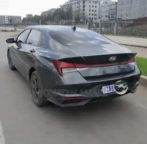 Hyundai Elantra 2021 Green