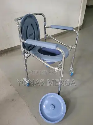 Photo - Commode Chair離፰toilet¶~Pulled Portable Foldable Durablefolding Potty