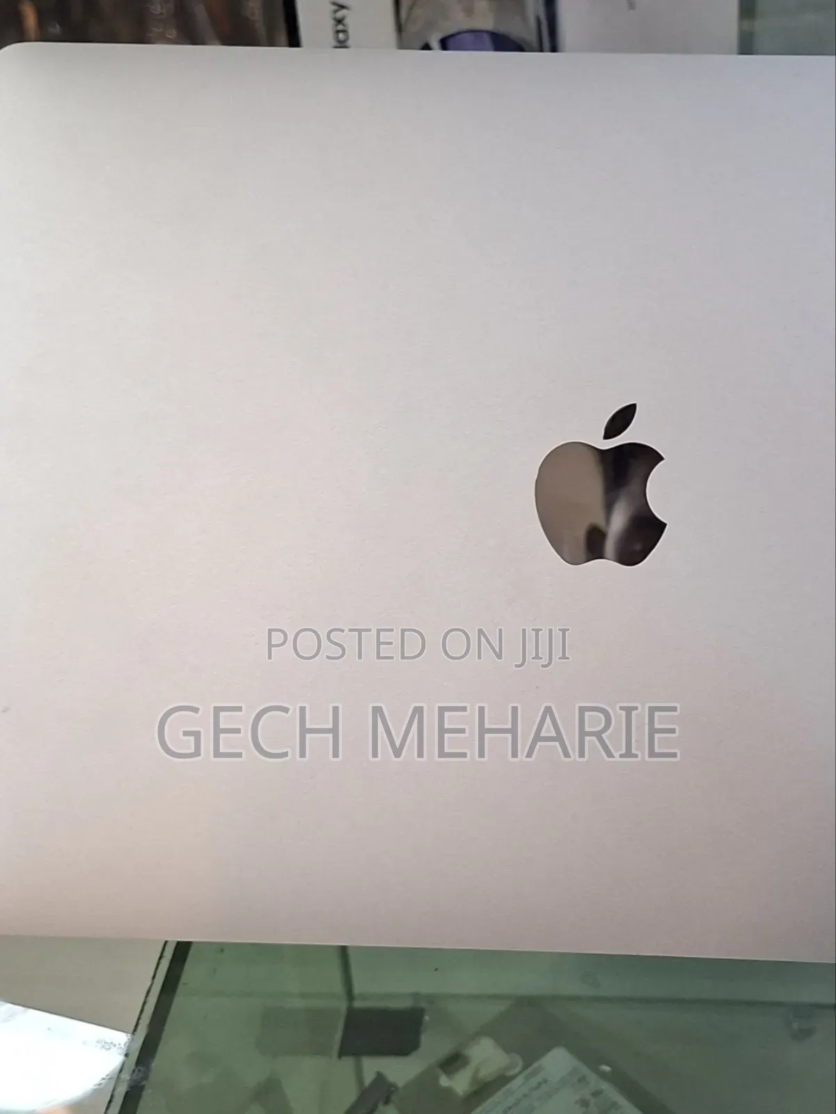 New Laptop Apple MacBook Pro 2022 M2 8GB Intel Core M2 SSD 512GB