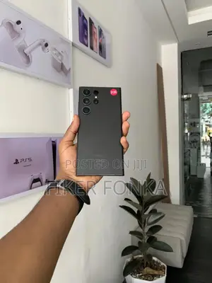 Photo - Samsung Galaxy S23 Ultra 512 GB Black