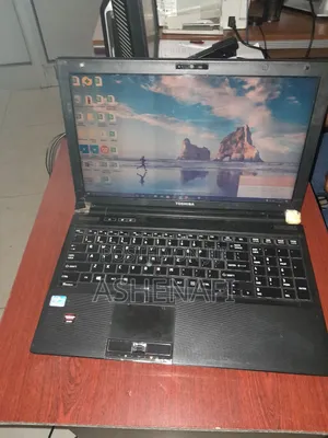 Laptop Toshiba Satellite C850 4GB Intel Core I5 HDD 1T
