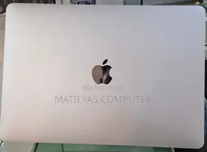 Photo - New Laptop Apple MacBook Pro 2022 M2 8GB Apple M2 SSD 512GB