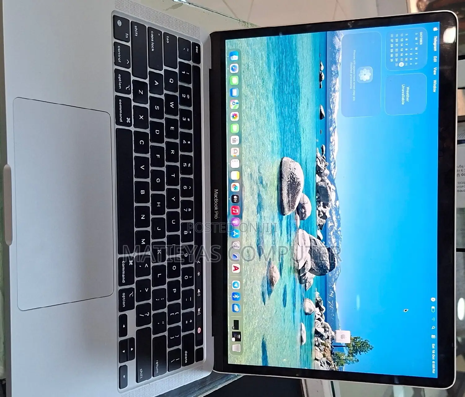 New Laptop Apple MacBook Pro 2022 M2 8GB Apple M2 SSD 512GB