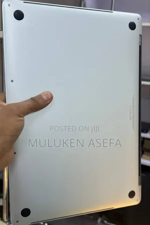 New Laptop Apple MacBook Pro 2019 4GB Intel Core I9 SSD 512GB