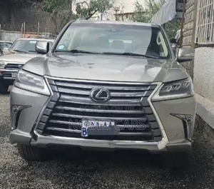 Photo - Lexus LX 2017 Gold
