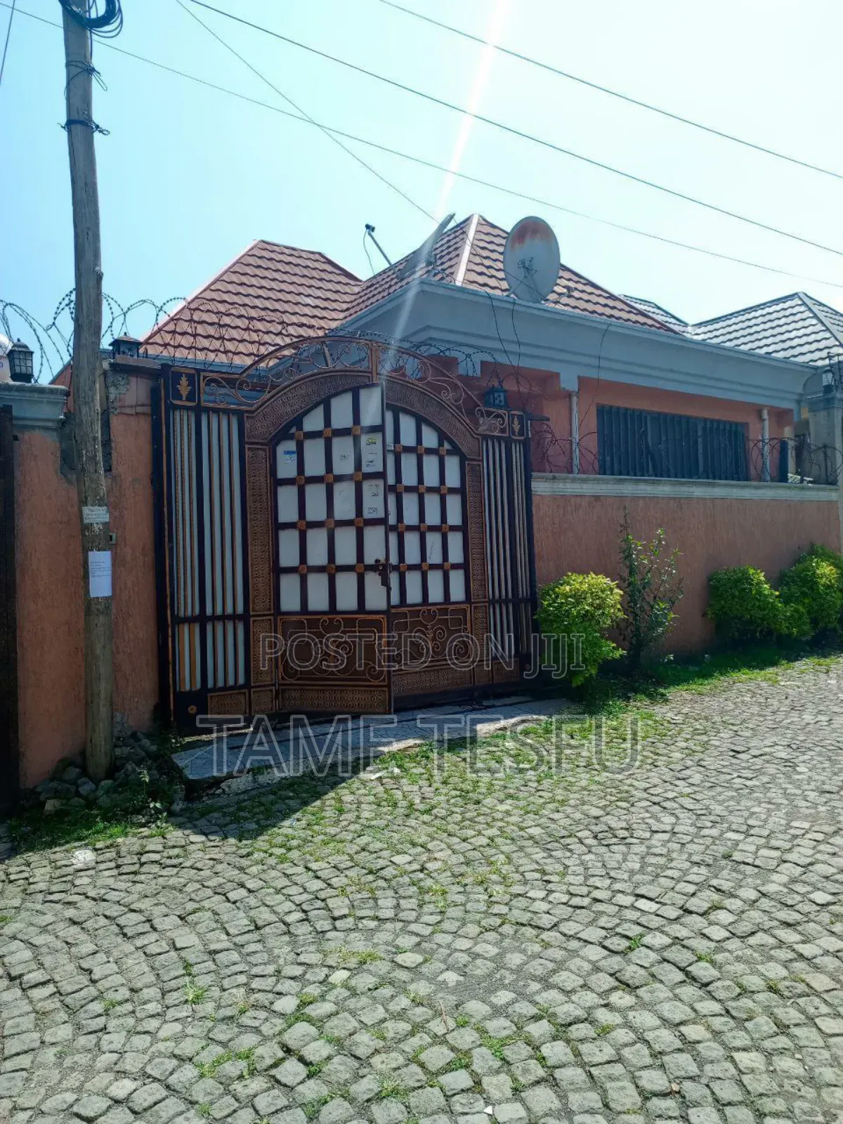 Furnished 3bdrm Villa in Bole for sale