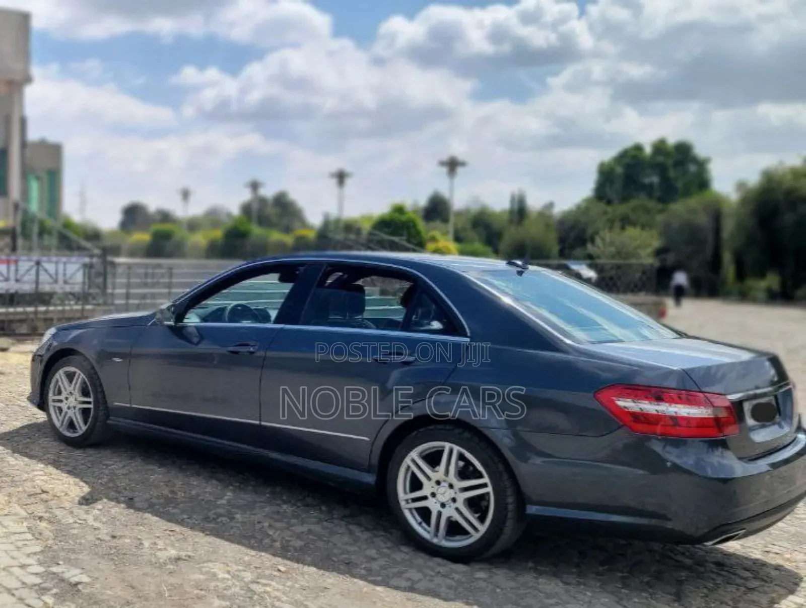 Mercedes-Benz E200 2012 Gray