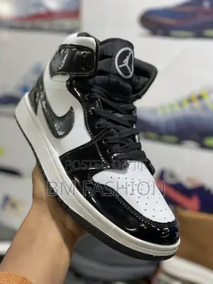 Jordan 1 High Black X White Size 40-43