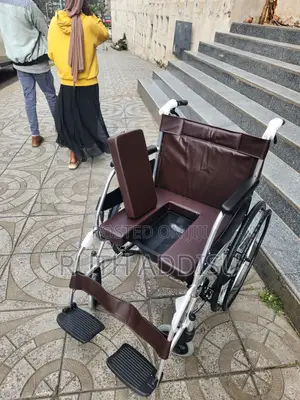 Photo - Commode Wheelchair輕易wheelchair較高wheelchair鳵你wheelchair知名wheelchair New