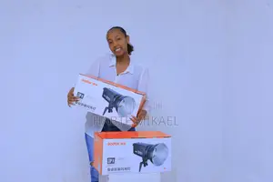 Photo - Godox 600 Indoor Spotlight