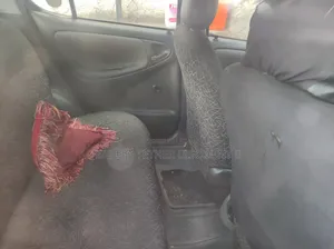 Toyota Vitz 2001 Gray