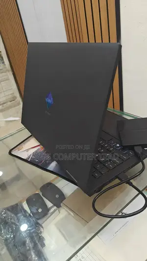 New Laptop HP Omen 15 16GB AMD Ryzen 7 SSD 512GB