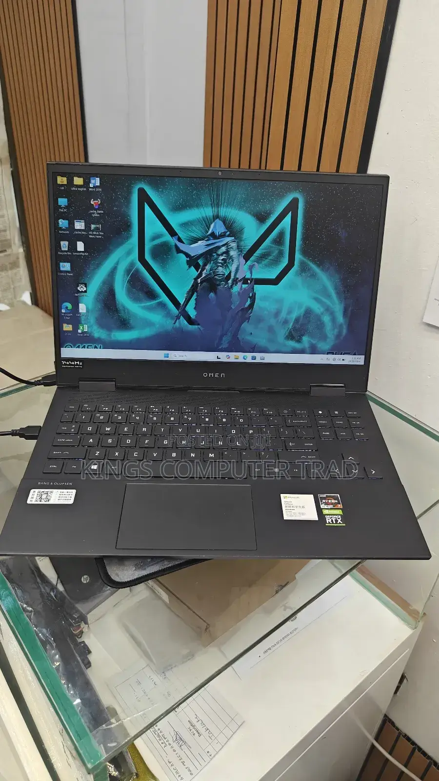 New Laptop HP Omen 15 16GB AMD Ryzen 7 SSD 512GB