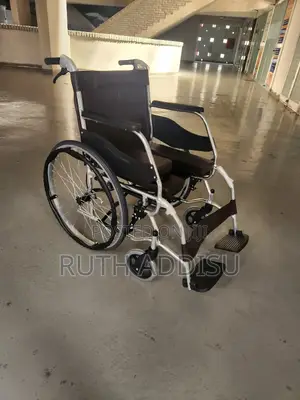 Photo - Wheelchair Commode Wheelchair痛藥wheelchair Commode Wheelchair Medical