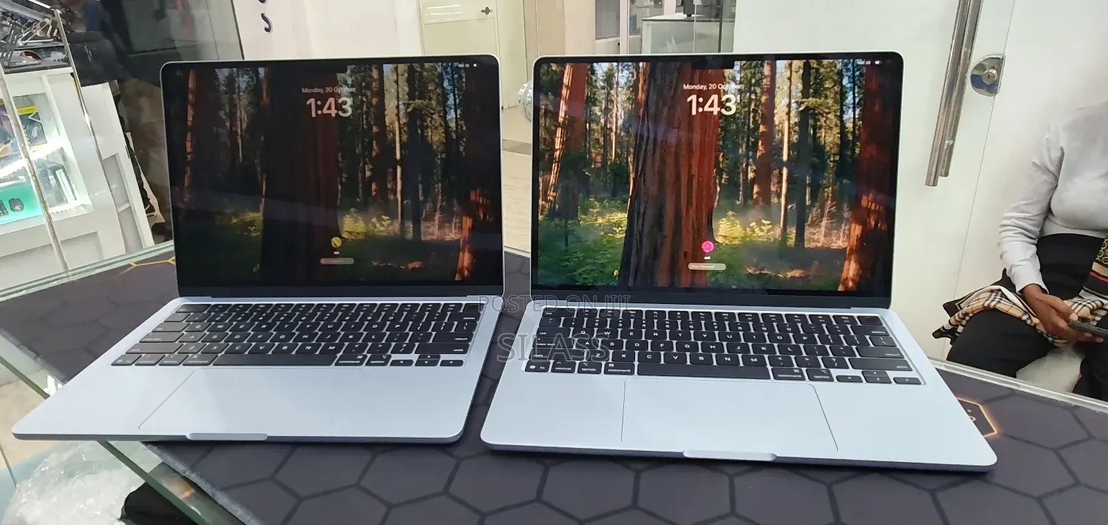 New Laptop Apple MacBook Air 2025 M4 13-Inch 16GB Apple M4 SSD 256GB