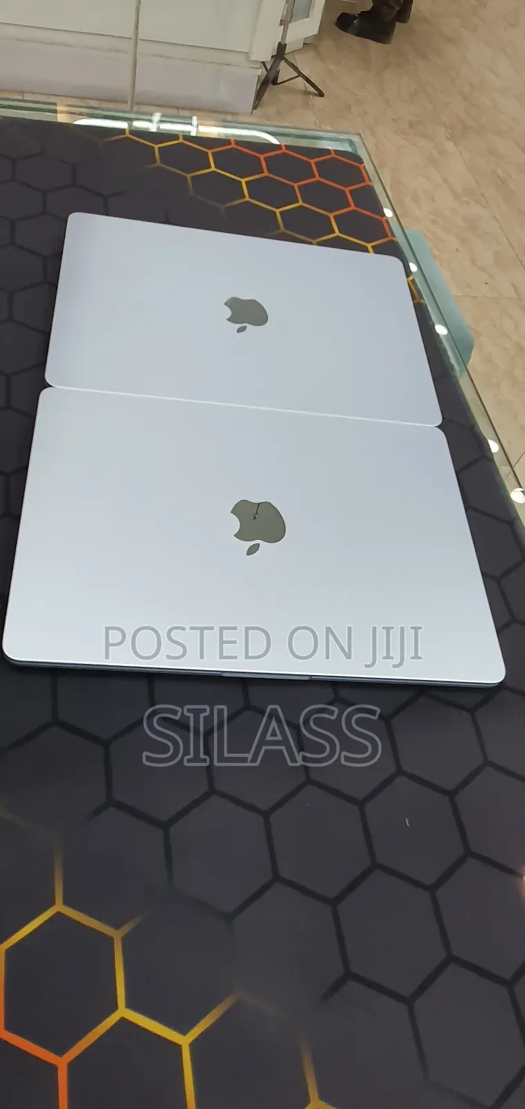 New Laptop Apple MacBook Air 2025 M4 13-Inch 16GB Apple M4 SSD 256GB