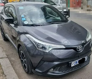 Photo - Toyota C-HR LE FWD 2020 Gray