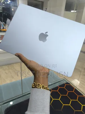 New Laptop Apple MacBook Air 16GB Apple M4 SSD 256GB