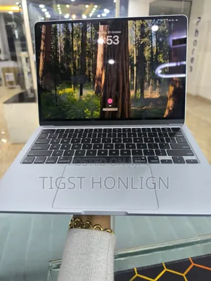 New Laptop Apple MacBook Air 16GB Apple M4 SSD 256GB