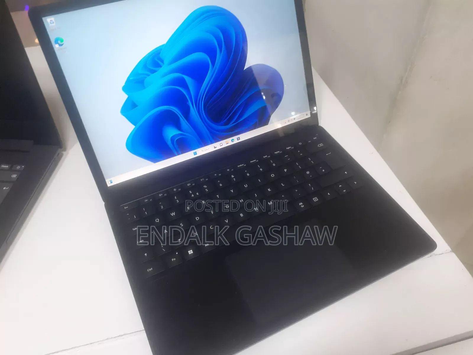 New Laptop Microsoft Surface 16GB Intel Core I5 SSD 512GB