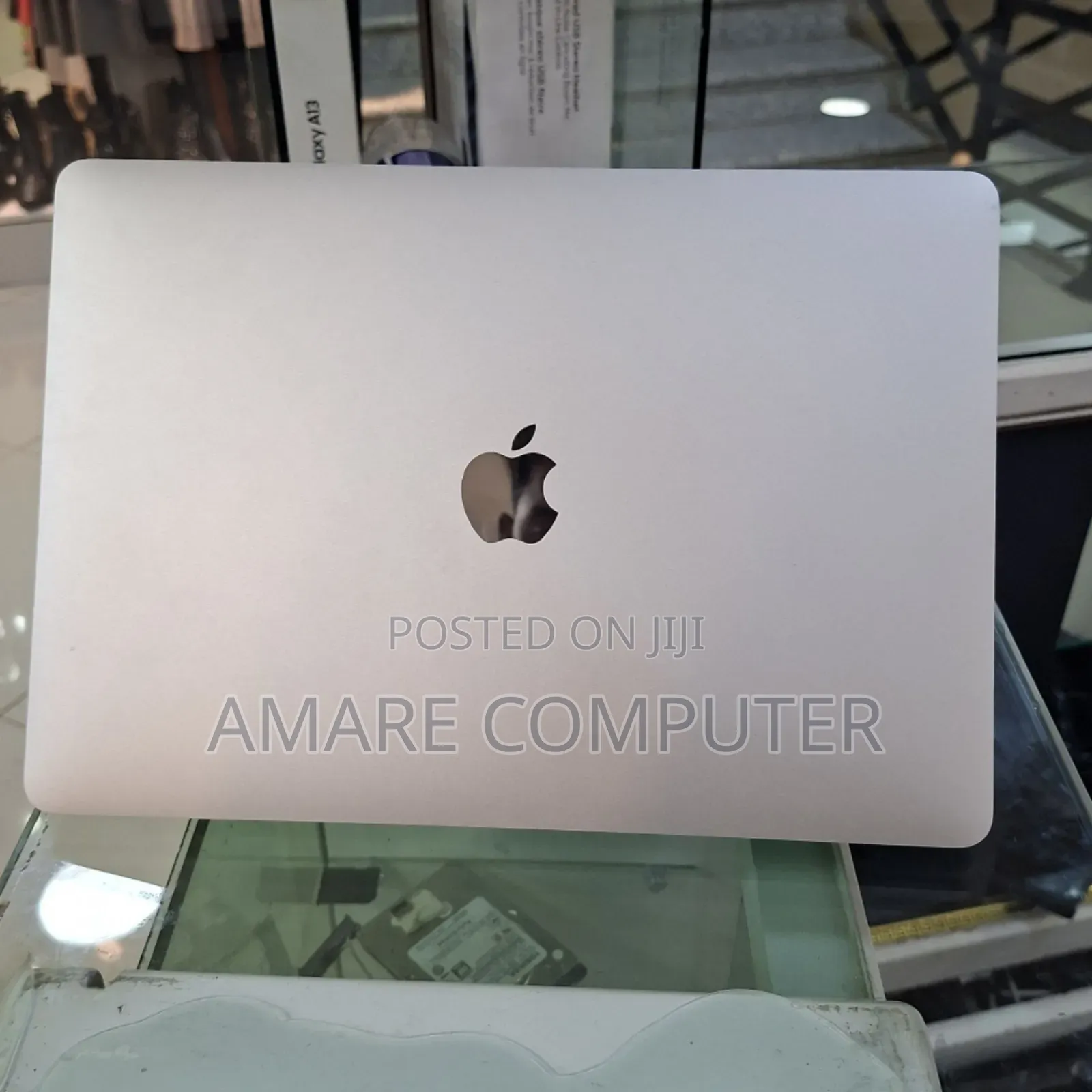 New Laptop Apple MacBook Pro 2022 M2 8GB Apple M2 SSD 512GB