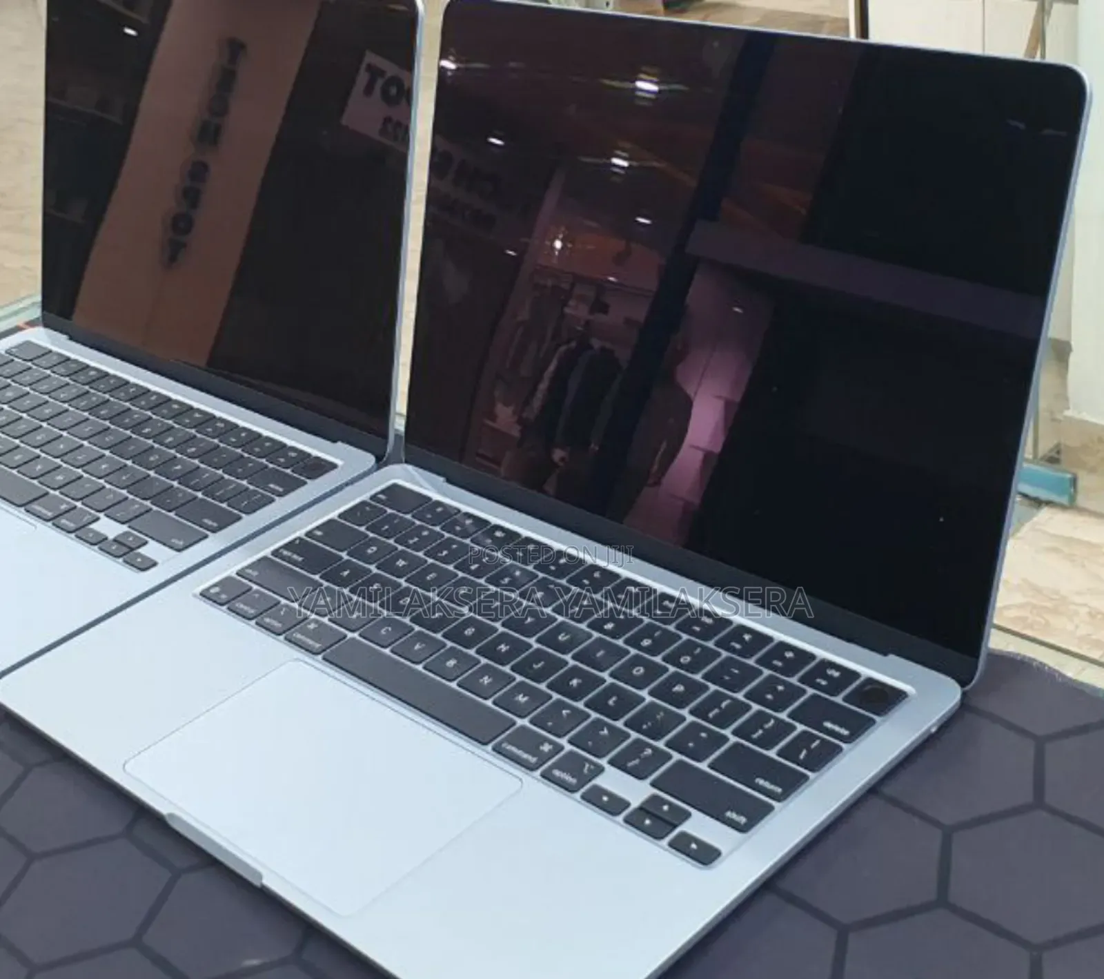 New Laptop Apple MacBook Air 2025 M4 13-Inch 16GB Apple M4 SSD 256GB