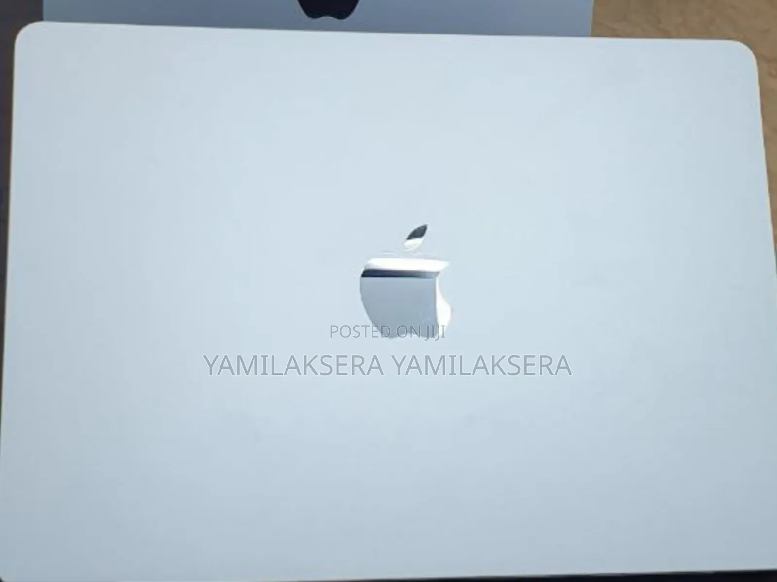 New Laptop Apple MacBook Air 2025 M4 13-Inch 16GB Apple M4 SSD 256GB