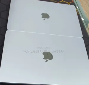 New Laptop Apple MacBook Air 2025 M4 13-Inch 16GB Apple M4 SSD 256GB