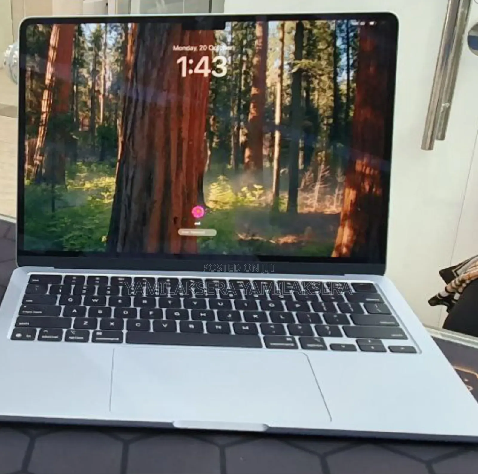 New Laptop Apple MacBook Air 2025 M4 13-Inch 16GB Apple M4 SSD 256GB