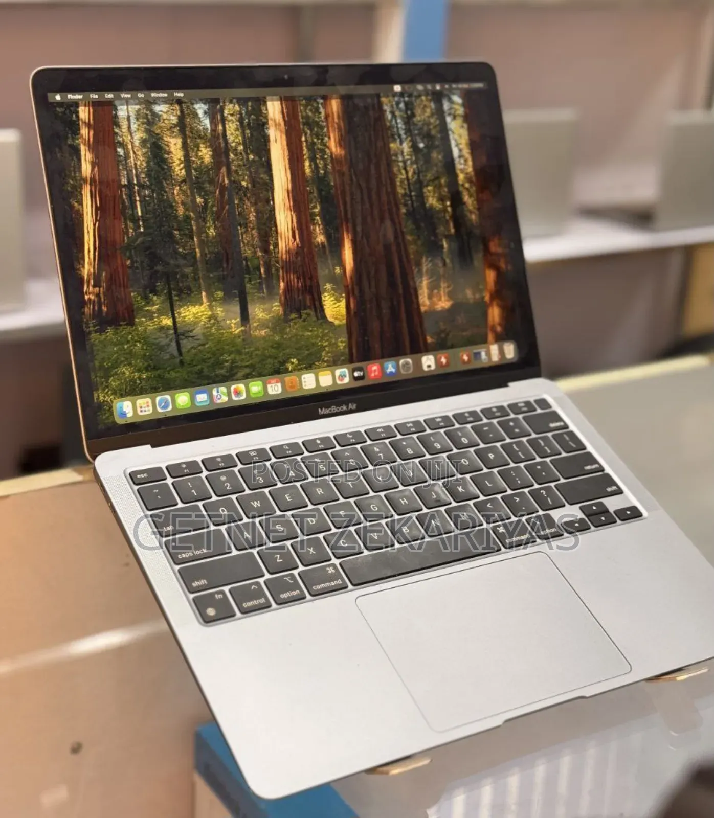 New Laptop Apple MacBook Air 2020 M1 16GB Apple M1 SSD 256GB