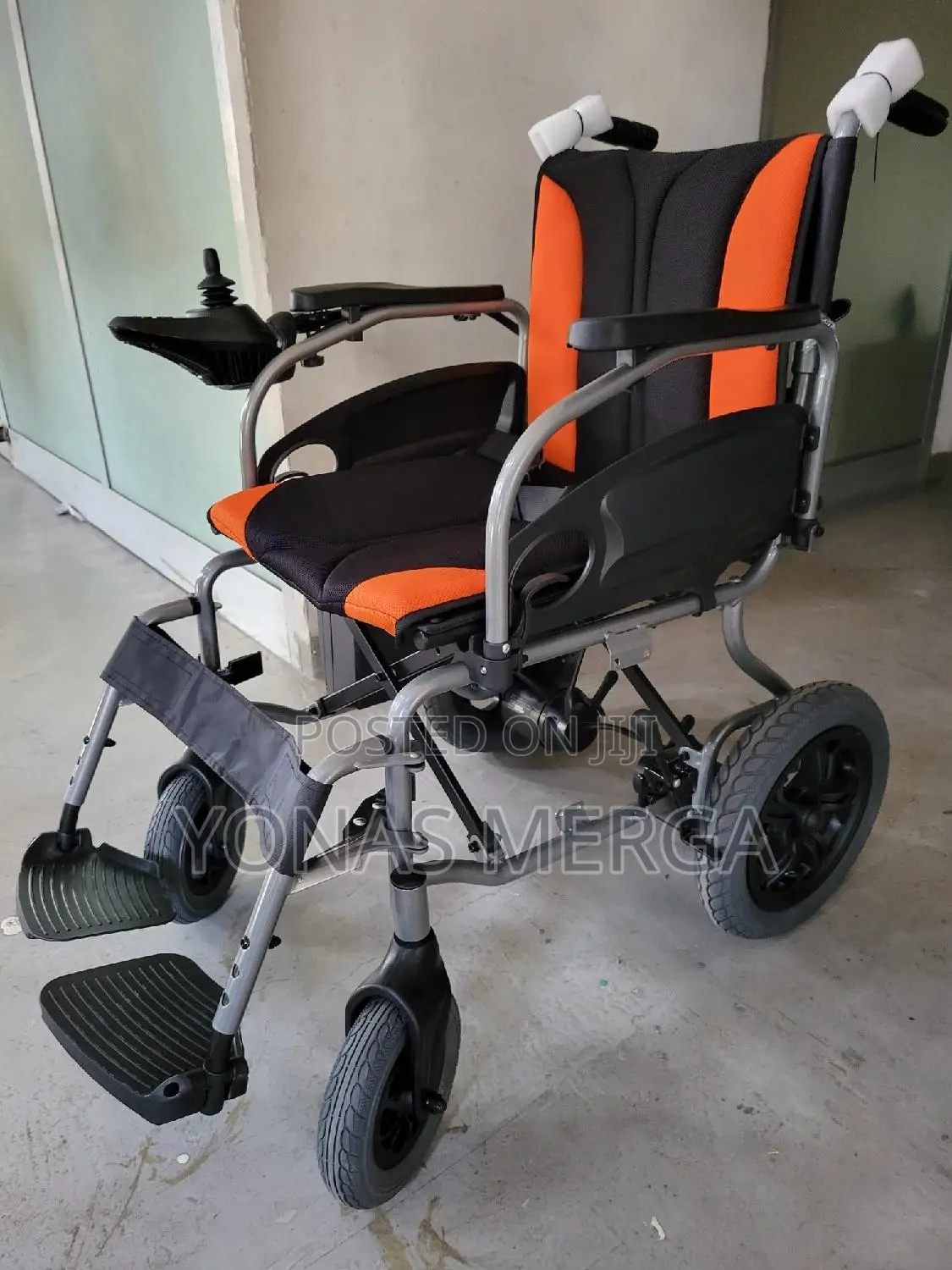Electric Wheelchair/Driving 30km on a Full Charge, Our Wheelchair