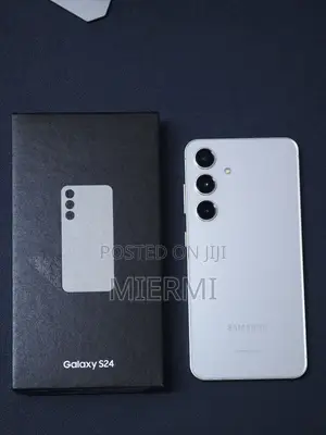 Photo - New Samsung Galaxy S24 256 GB White