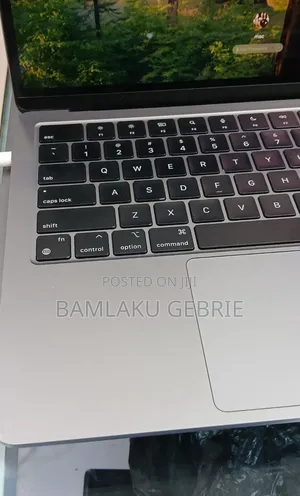 New Laptop Apple MacBook Air 2022 M2 8GB Apple M2 SSD 256GB