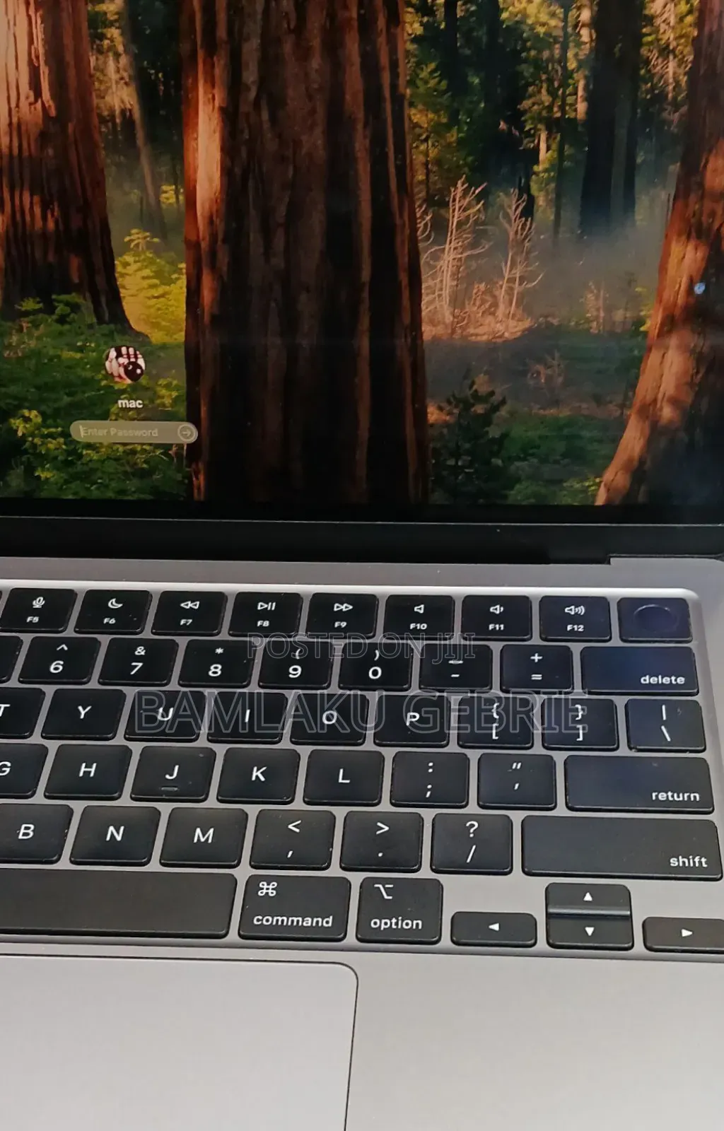 New Laptop Apple MacBook Pro 2022 M2 8GB Apple M2 SSD 512GB