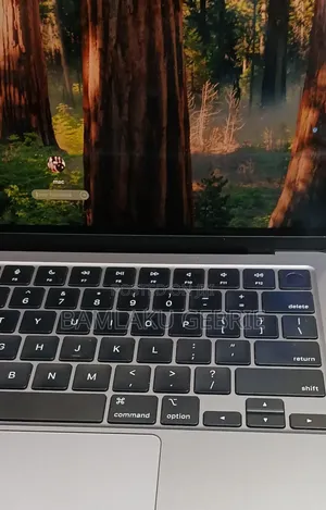 Photo - New Laptop Apple MacBook Pro 2022 M2 8GB Apple M2 SSD 512GB