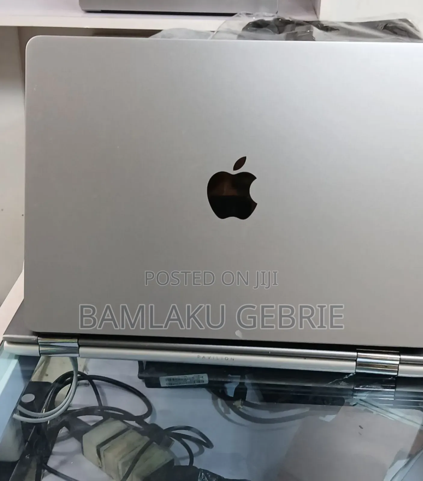 New Laptop Apple MacBook Pro 2022 M2 8GB Apple M2 SSD 512GB