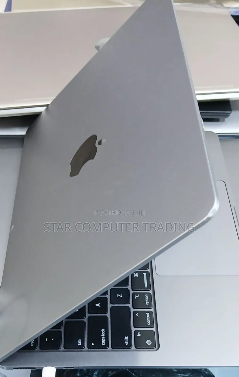 New Laptop Apple MacBook Air 2022 M2 8GB Apple M2 SSD 256GB
