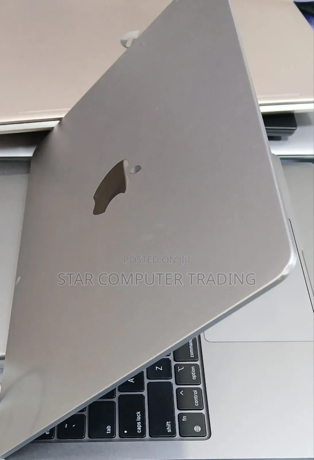 New Laptop Apple MacBook Air 2022 M2 8GB Apple M2 SSD 256GB
