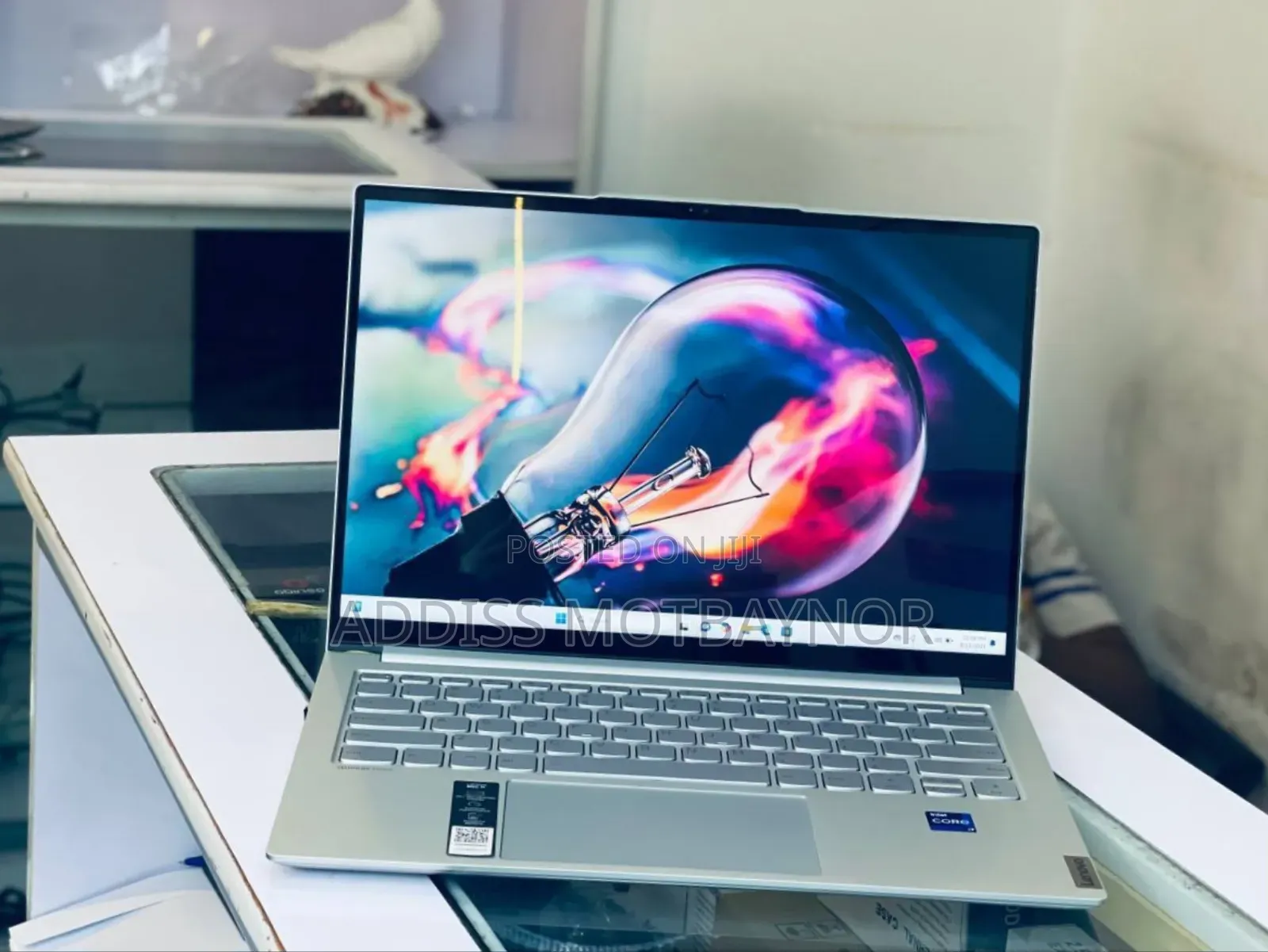 New Laptop Lenovo Yoga 7i 16GB Intel Core I7 SSD 512GB