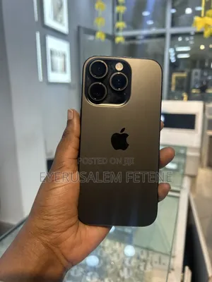 Photo - Apple iPhone 16 Pro 128 GB Black