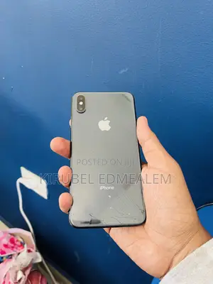 Photo - Apple iPhone XS Max 256 GB Black
