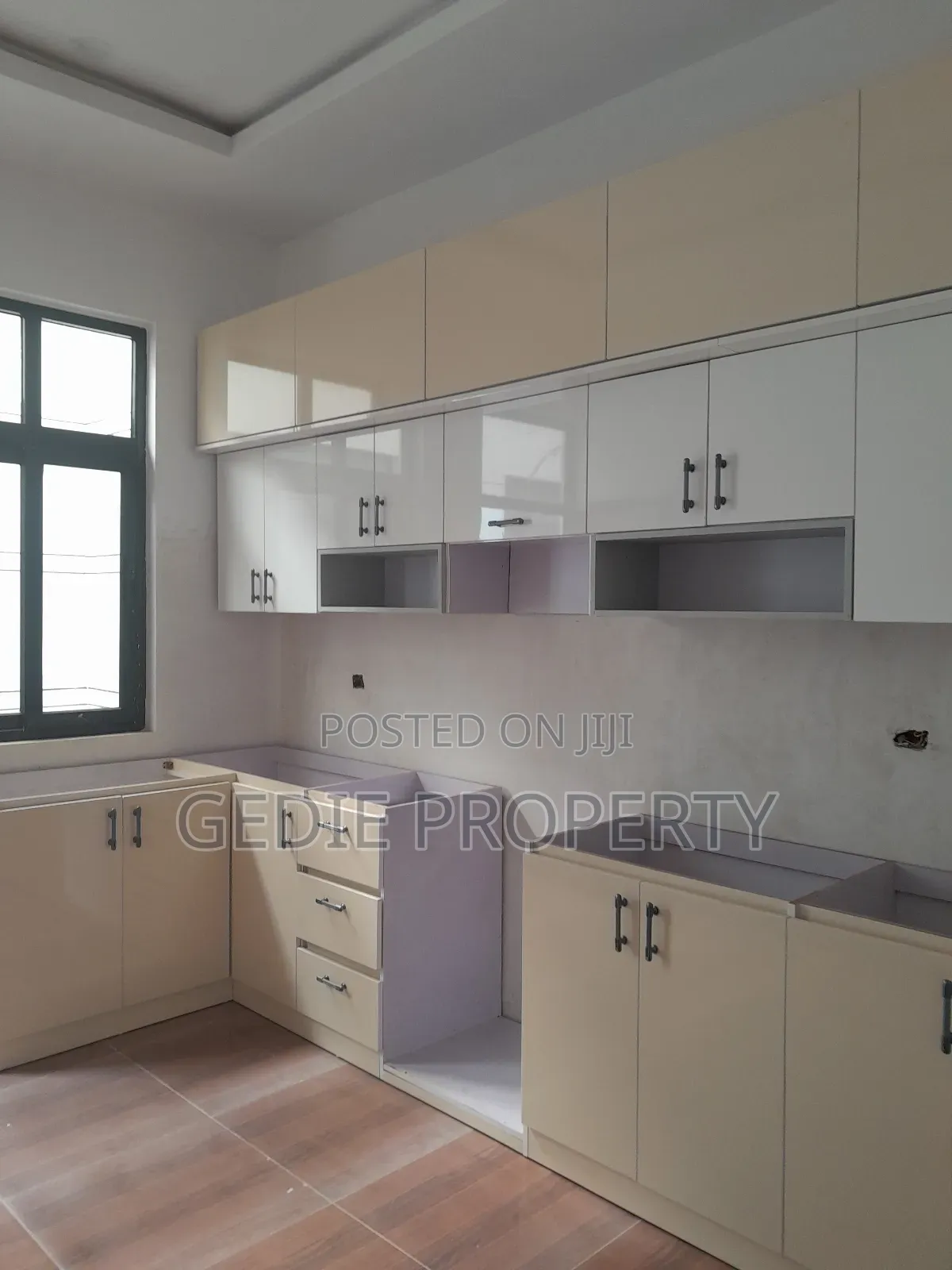 Furnished 5bdrm House in ቦሌ ቡልቡላ, Bole for sale