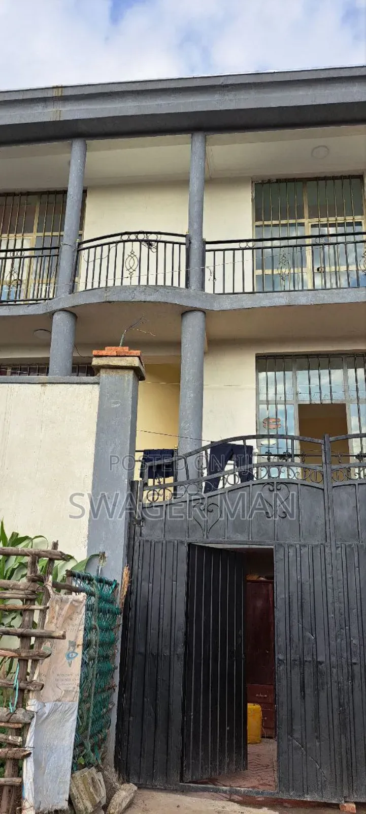 Furnished 7bdrm Townhouse/Terrace in Tafo, Yeka for sale