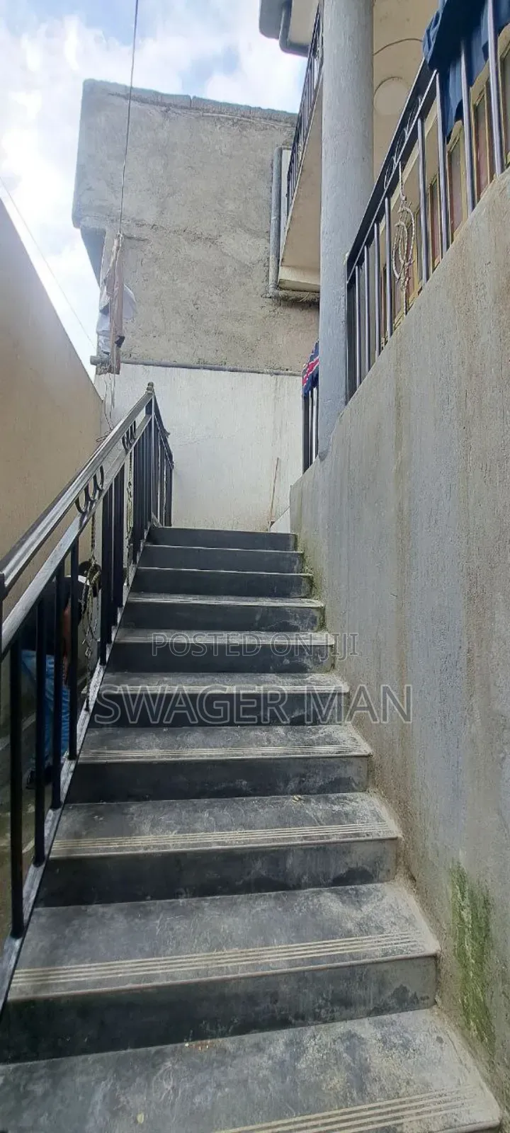 Furnished 7bdrm Townhouse/Terrace in Tafo, Yeka for sale