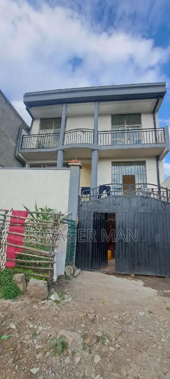 Furnished 7bdrm Townhouse/Terrace in Tafo, Yeka for sale