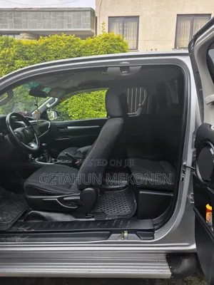 Toyota Hilux 2019 Silver