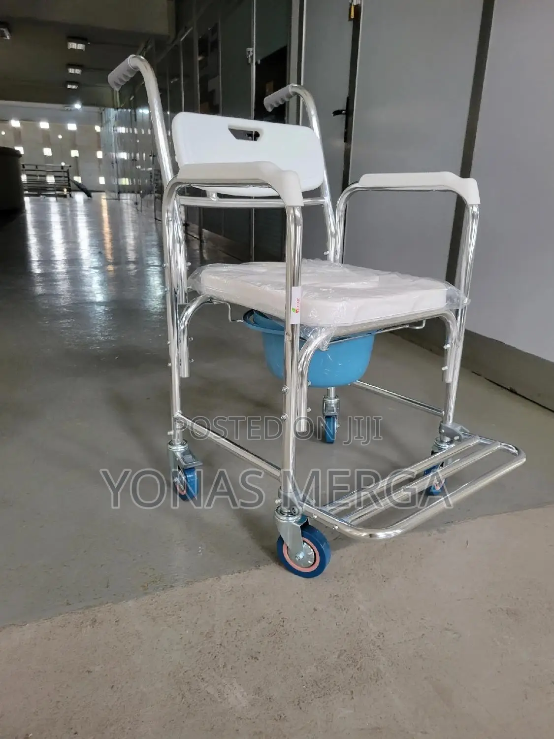 Multifunction Wheeled Mobile Toilet論两commode Chair羋፹pushing and Moving